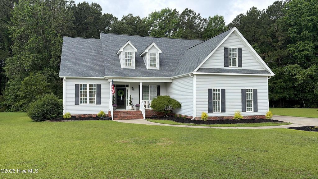 3204 Misty Pines Road, Greenville, NC 27858