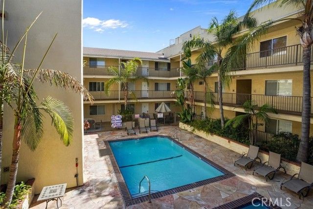 11044 Acama, North Hollywood (los Angeles), CA 91602