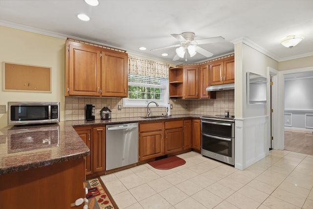73 West Street, Pepperell, MA 01463