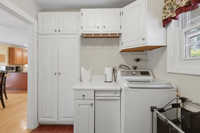 73 West Street, Pepperell, MA 01463