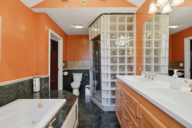 73 West Street, Pepperell, MA 01463