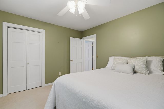 73 West Street, Pepperell, MA 01463