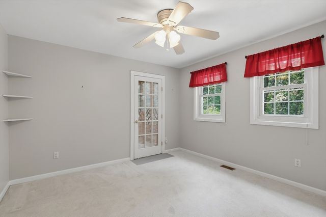 73 West Street, Pepperell, MA 01463