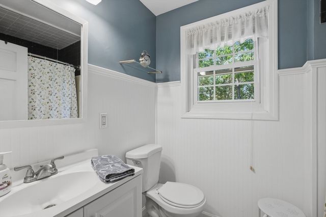 73 West Street, Pepperell, MA 01463