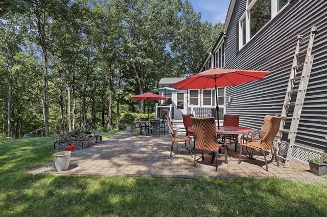 73 West Street, Pepperell, MA 01463