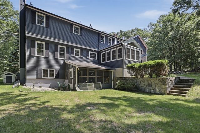73 West Street, Pepperell, MA 01463