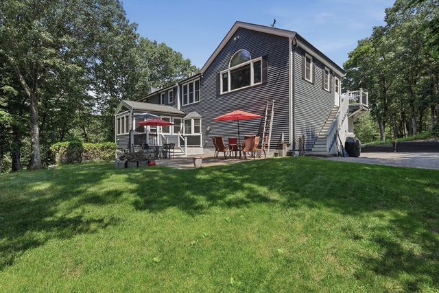 73 West Street, Pepperell, MA 01463