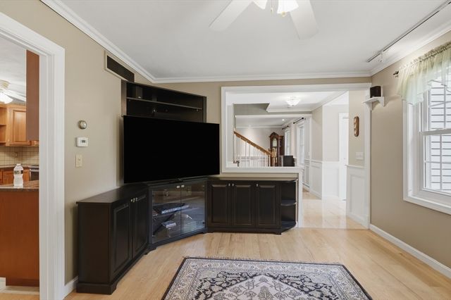 73 West Street, Pepperell, MA 01463