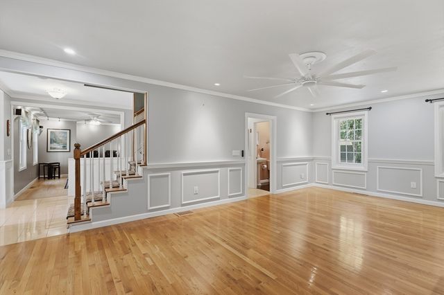 73 West Street, Pepperell, MA 01463