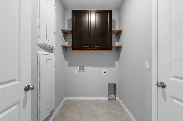 8635 BOWER BASS CIRCLE, Wesley Chapel, FL 33545