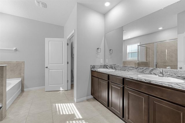 8635 BOWER BASS CIRCLE, Wesley Chapel, FL 33545