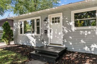 1824 E COLLEGE AVENUE, Appleton, WI 54915