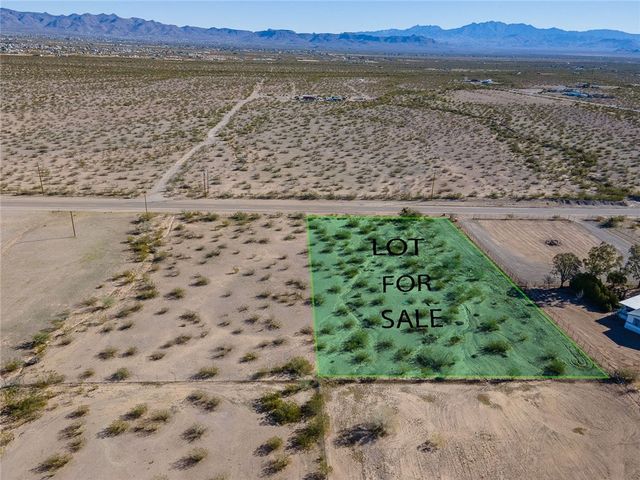 897 S Estrella Road, Golden Valley, AZ 86413