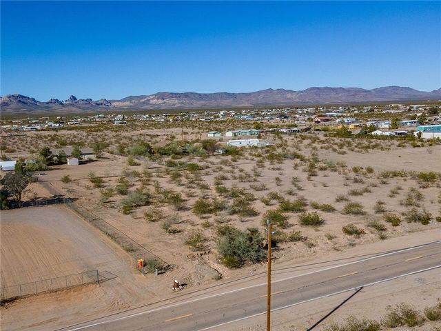 897 S Estrella Road, Golden Valley, AZ 86413