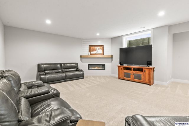 17011 Sarah Street, Bennington, NE 68007