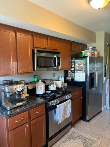 511 East Avenue 511, Streamwood, IL 60107