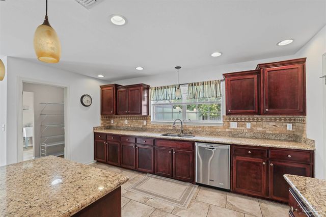 4810 Endeavor Ct, Milton, FL 32570