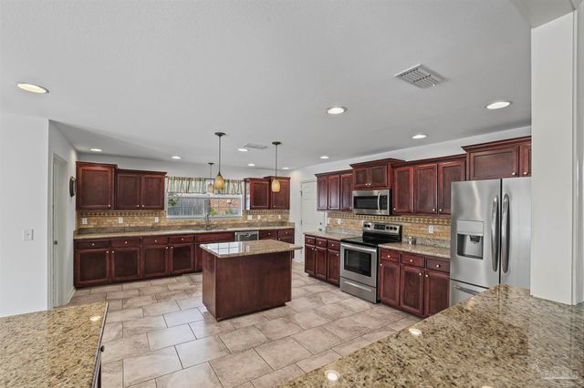 4810 Endeavor Ct, Milton, FL 32570