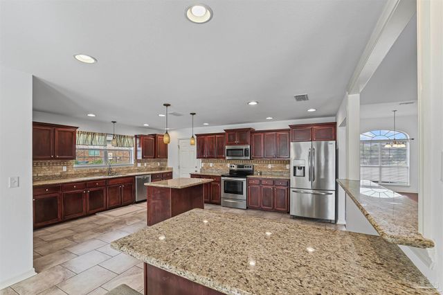 4810 Endeavor Ct, Milton, FL 32570