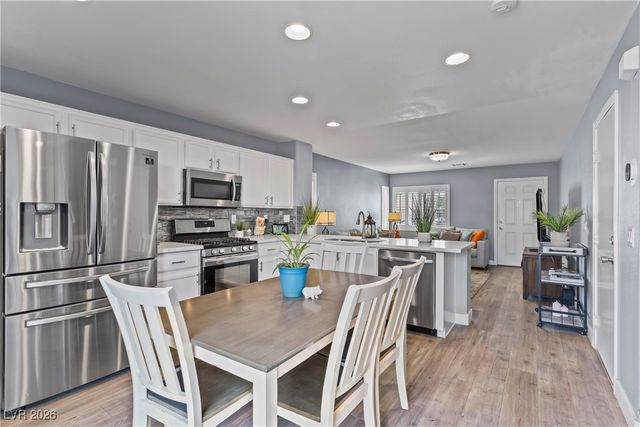 10400 Coyote Cub Avenue, Las Vegas, NV 89129