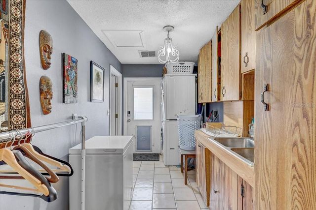 12137 ORANGE BLOSSOM DRIVE, Seminole, FL 33772