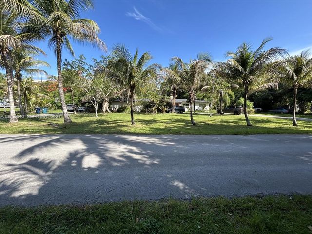 8603 SW 68th St Rd, Miami, FL 33143