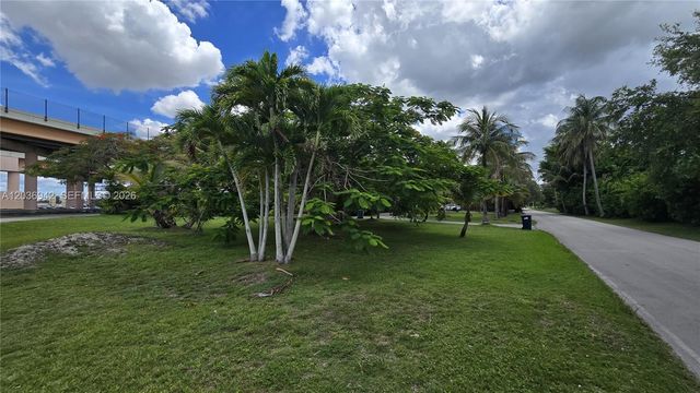 8603 SW 68th St Rd, Miami, FL 33143