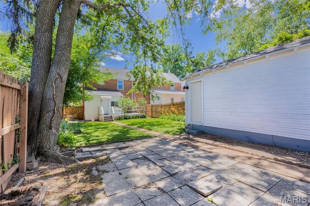 4963 Sutherland Avenue, St Louis, MO 63109