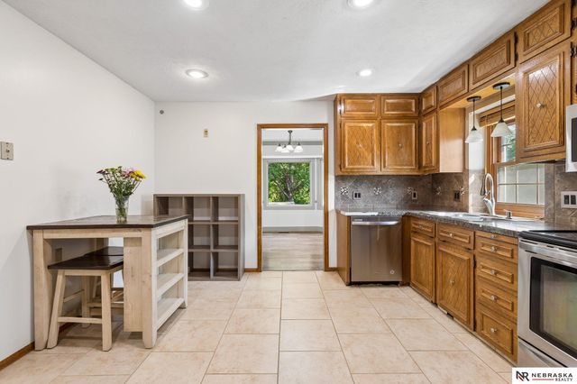 6506 S 89th Circle, Ralston, NE 68127