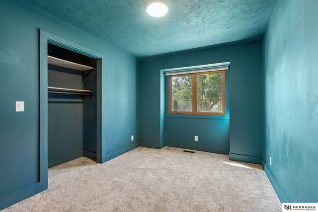6506 S 89th Circle, Ralston, NE 68127