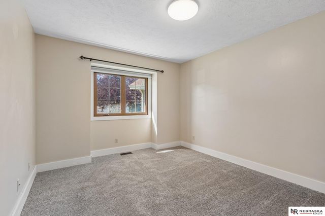 6506 S 89th Circle, Ralston, NE 68127
