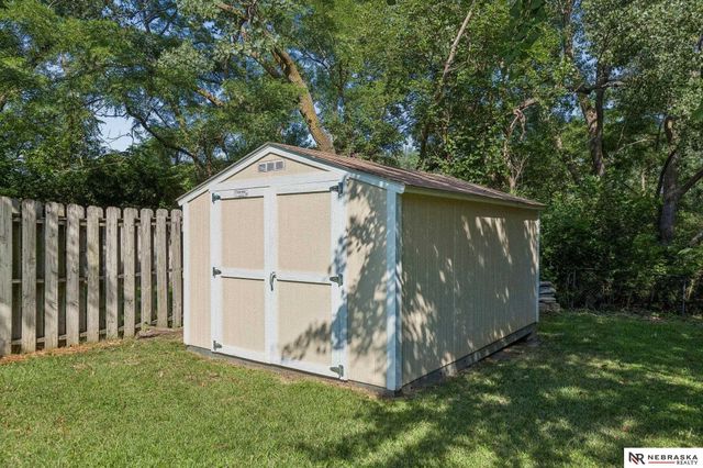 6506 S 89th Circle, Ralston, NE 68127