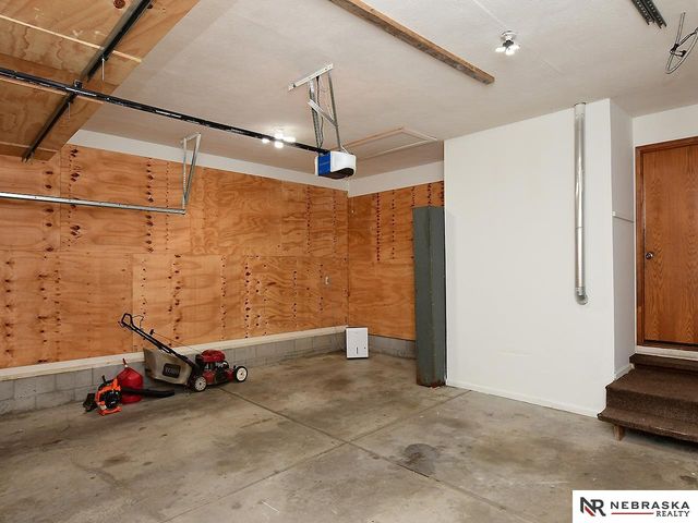 6506 S 89th Circle, Ralston, NE 68127