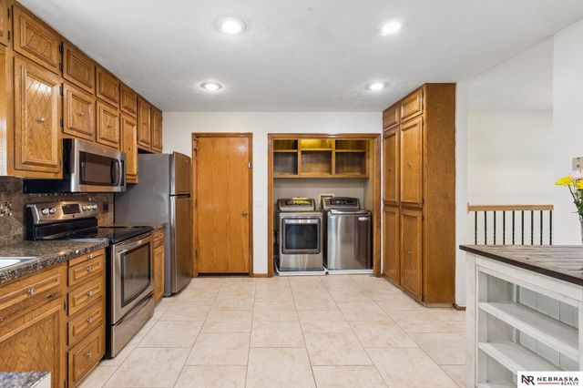 6506 S 89th Circle, Ralston, NE 68127