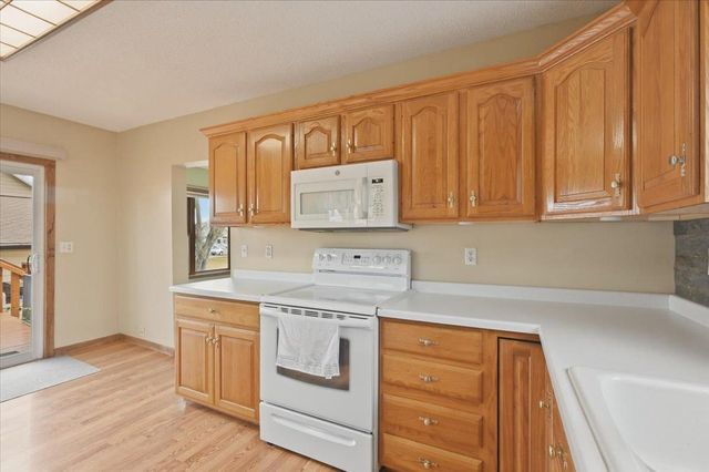 216 N 38th Avenue W, Duluth, MN 55807