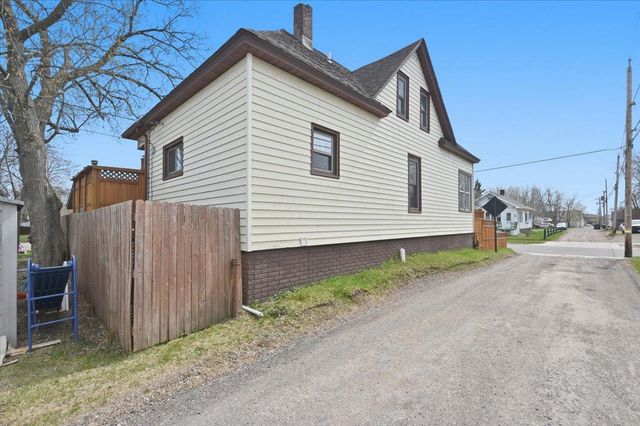 216 N 38th Avenue W, Duluth, MN 55807