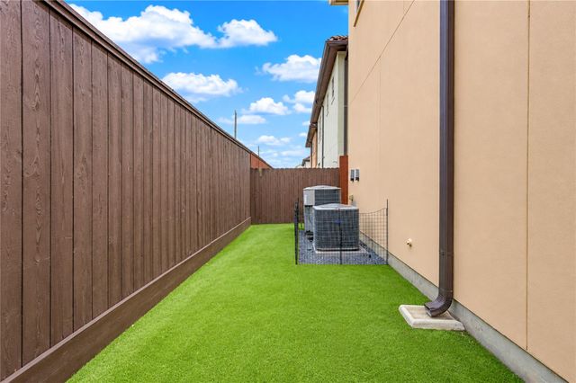 7615 Pine Ridge Terrace Road, Houston, TX 77081