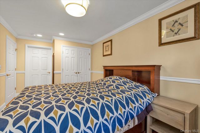 817 Willow Lane, Valley Stream, NY 11580