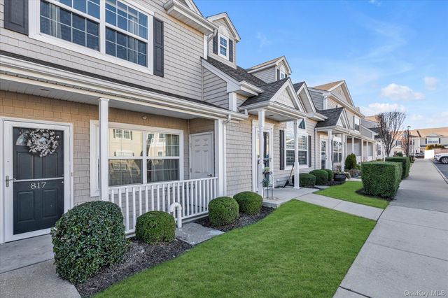 817 Willow Lane, Valley Stream, NY 11580