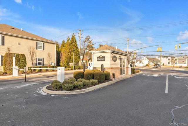 817 Willow Lane, Valley Stream, NY 11580