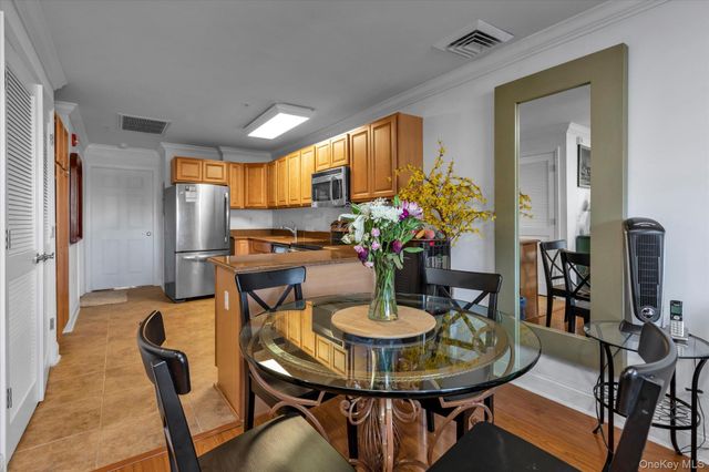 817 Willow Lane, Valley Stream, NY 11580