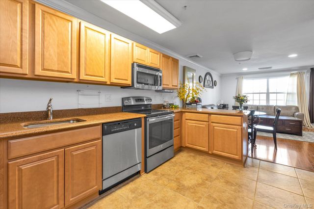 817 Willow Lane, Valley Stream, NY 11580