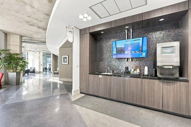 1901 Post Oak Boulevard 1501, Houston, TX 77056