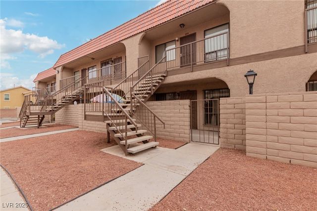4300 North Lamont Street 209, Las Vegas, NV 89115