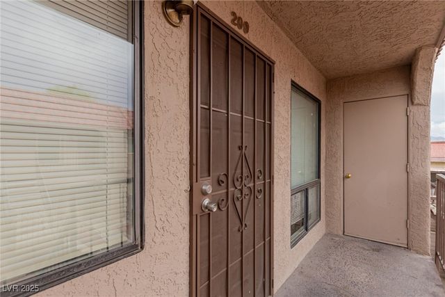 4300 North Lamont Street 209, Las Vegas, NV 89115