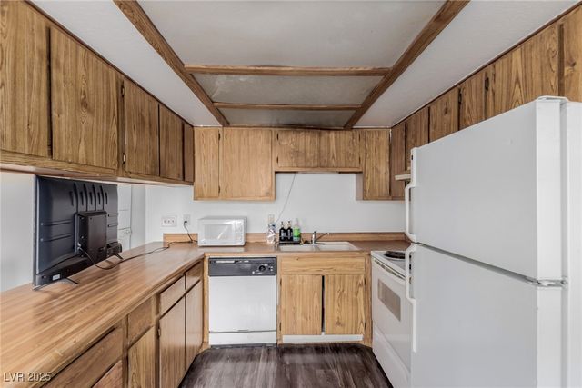 4300 North Lamont Street 209, Las Vegas, NV 89115