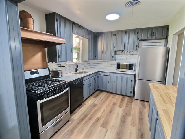 609 E Ellen Avenue, Hurst, TX 76053