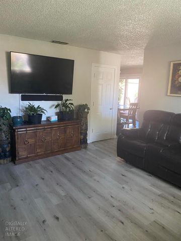 3724 MOONBEAM Dr, Sacramento, CA 95827