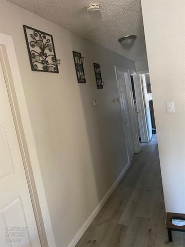 3724 MOONBEAM Dr, Sacramento, CA 95827