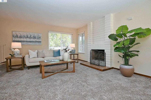 3585 Deer Park Ct, Hayward, CA 94542